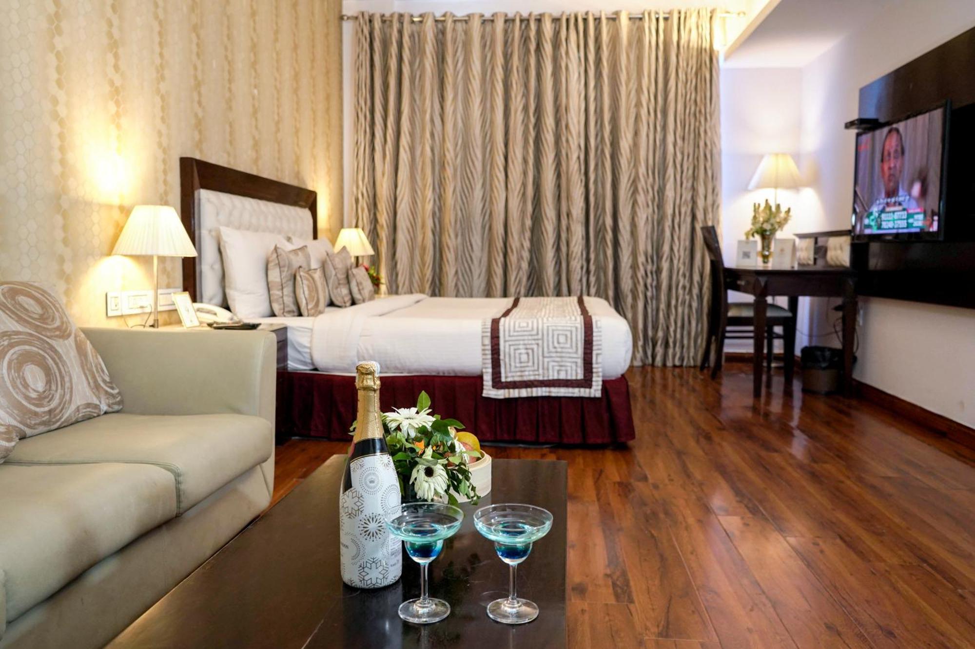 Treehouse Queens Pearl Γκουργκάον Εξωτερικό φωτογραφία